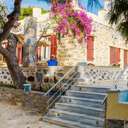 Roots Holiday home